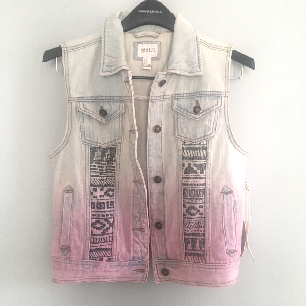 NWT F21 Capsule Collection || Aztec Color Fade Premium Light Wash Denim Vest SM
